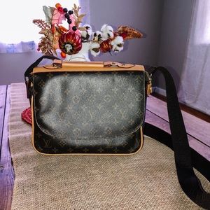 Louis Vuitton crossbody purse